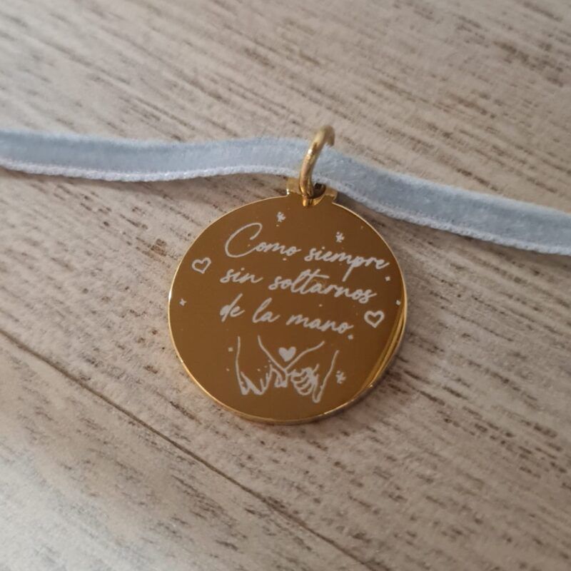 MEDALLA PARA RAMO DE NOVIA COMO SIEMPRE SIN SOLTARNOS DE LA MANO DORADO
