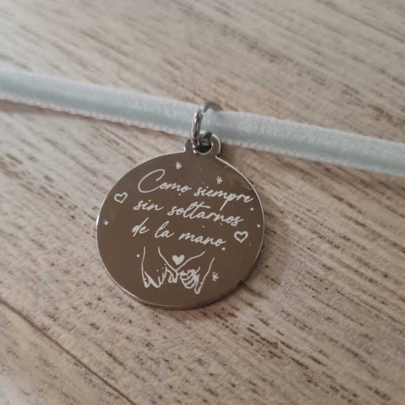 MEDALLA PARA RAMO DE NOVIA COMO SIEMPRE SIN SOLTARNOS DE LA MANO
